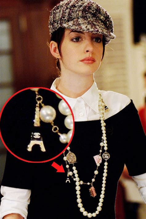 collar chanel el diablo viste de prada|'El diablo viste de Prada', cuando trama y vestuario hicieron de la .